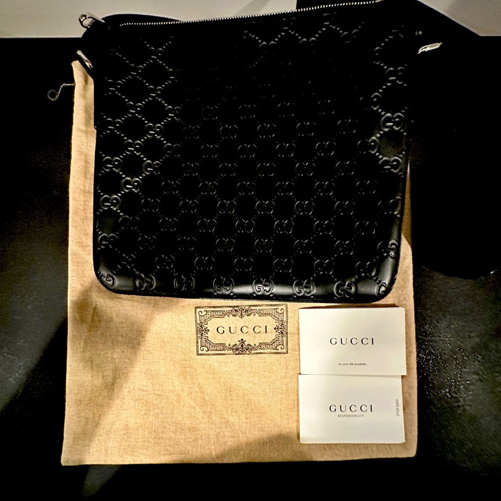 Men’s Gucci monogram messenger bag - Picture 2 of 2